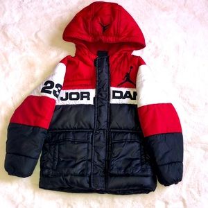 ❤️🎊HP ❤️🎉Like New Jordan Puffer Coat Size 2T